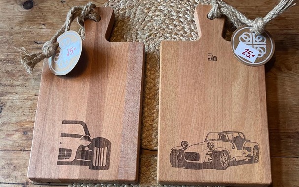 Houten hapjes/kaas plankje met Seven Logo - Afbeelding 2